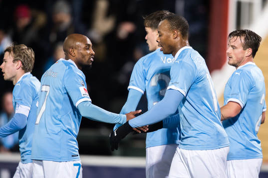 Malmö FFs Fouad Bachirou och Carlos Strandberg jublar