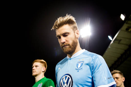 Malmö FFs Rasmus Bengtsson gör entré