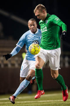Malmö FFs Carlos Strandberg och Floras Mihkel Ainsalu