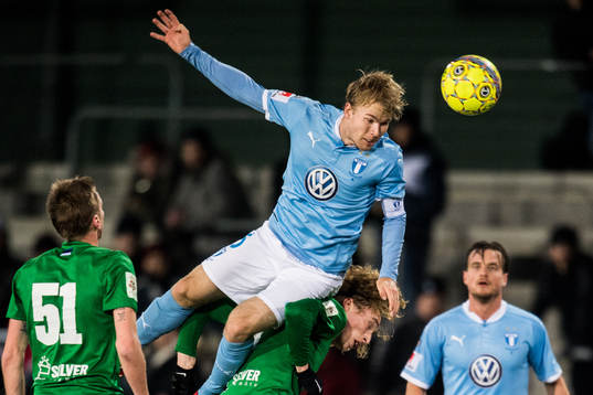 Malmö FFs Oscar Lewicki och Floras Rauno Alliku