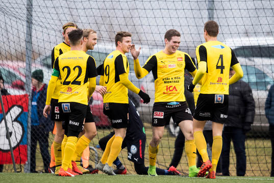 Mjällby Jakob Bergström jublar
