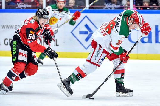 Malmö Redhawks Marcus Sylvegård och Moras Jason Akeson