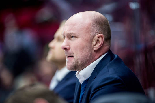 Malmö Redhawks tränare Peter Andersson deppar