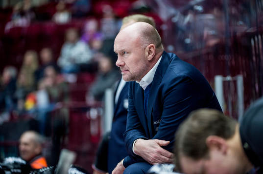 Malmö Redhawks tränare Peter Andersson deppar