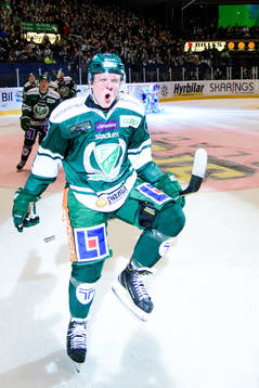 Färjestads Fabian Zetterlund jublar