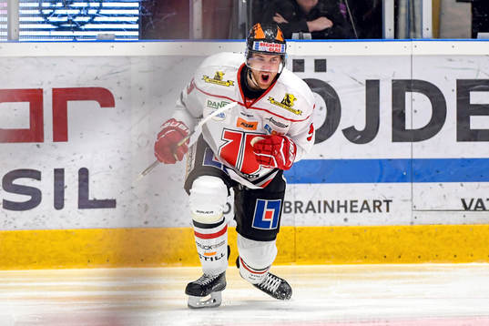 Örebros Tylor Spink jublar