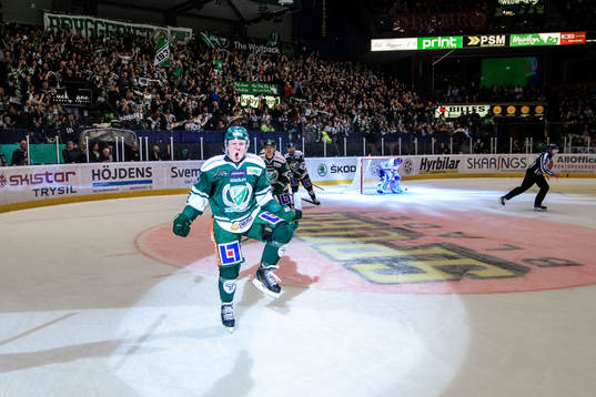 Färjestads Fabian Zetterlund jublar