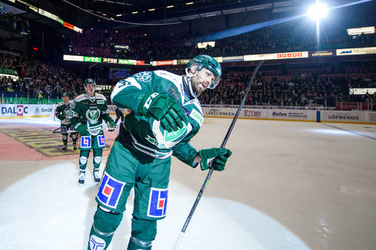 Färjestads Dick Axelsson jublar