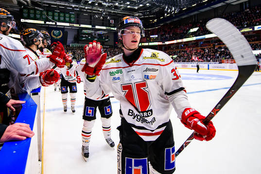 Örebros Christopher Mastomäki jublar