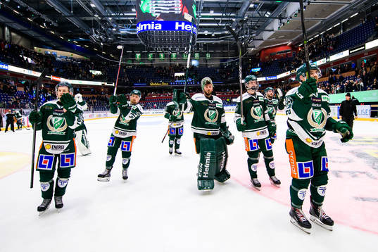 Färjestads spelare jublar