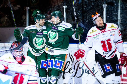Färjestads Martin Johansson och Per Åslund jublar