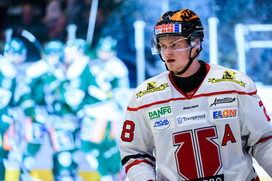 Örebros Linus Arnesson deppar