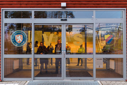 Huvudentré till Vida arena före ishockeymatchen i SHL