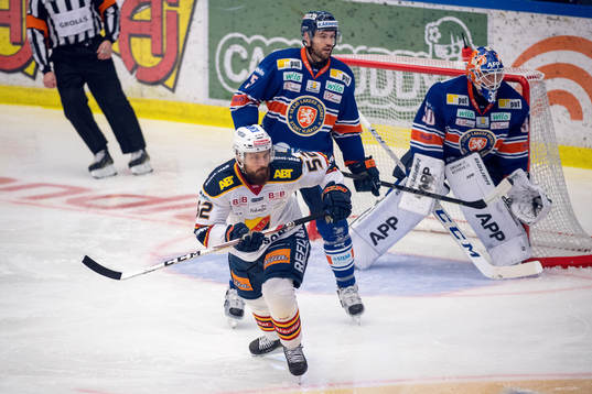 Djurgårdens Mikael Ahlén och Växjös Ben Youds och