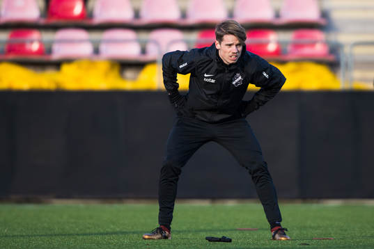 s Robert Taylor innan träningsmatchen i fotboll mellan AIK