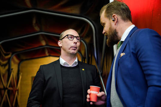 Skellefteås sportchef Mikael Lindgren och Cmores expert