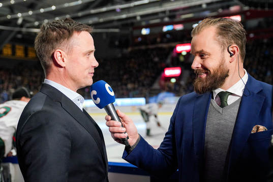 Cmores expert Sanny Lindström intervjuar Frölundas
