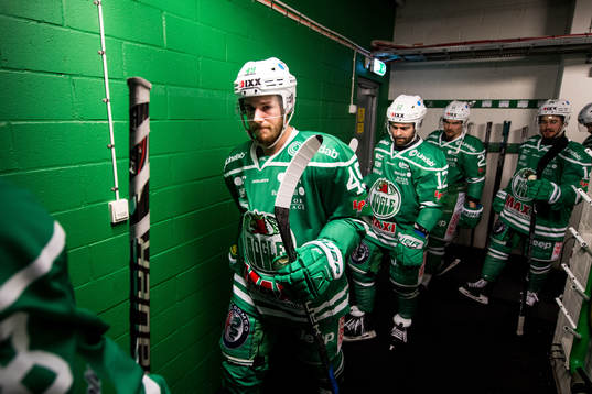 Rögles Sebastian Collberg gör entré till uppvärmningen