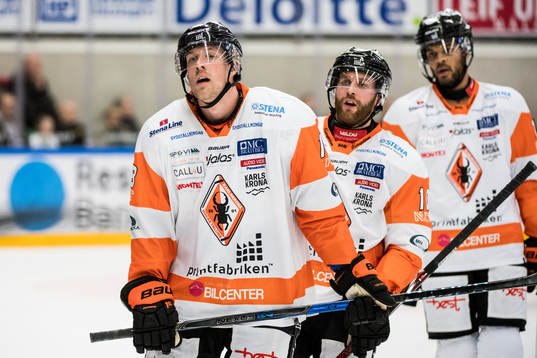 Karlskronas Emil Larsson och Mattias Guter deppar