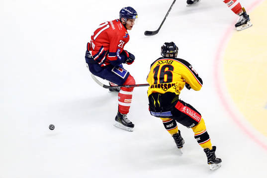 Linköpings Emil Sylvegård utvisas 2+10 för checking