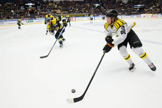 s Stefan Elliott mot Brynäs Jesper Boqvist