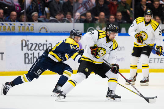 s Oscar Sundh mot Brynäs Lukas Kilström
