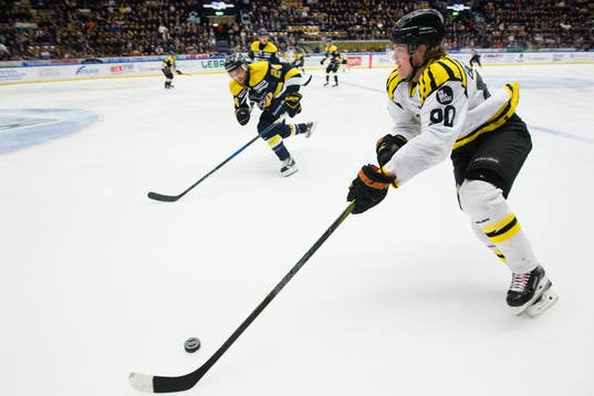 s Stefan Elliott mot Brynäs Jesper Boqvist