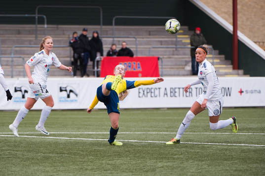 Rosengårds Glodis Perla Viggosdottir, Bröndbys Lärke