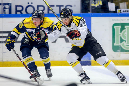 s Erik Brännström och Brynäs Kevin Clark