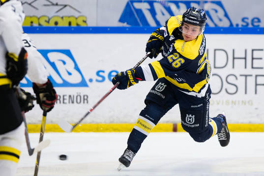 s Erik Brännström skjuter