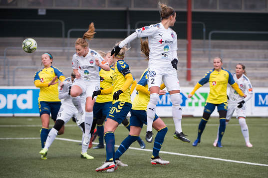 Rosengårds Glodis Perla Viggosdottir gör 1-0
