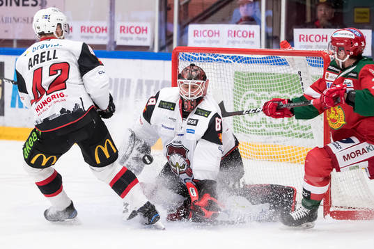 räddning av Malmö Redhawks målvakt Oscar Alsenfelt Moras