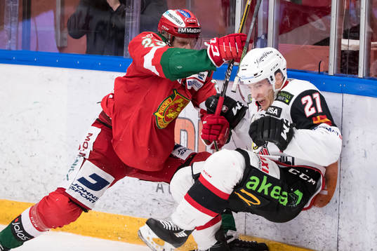 Moras Marcus Fagerudd och Malmö Redhawks Andy Miele  i