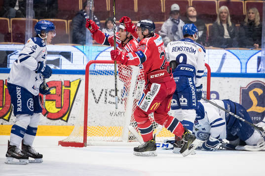 Västerviks Patrik Blomberg jublar