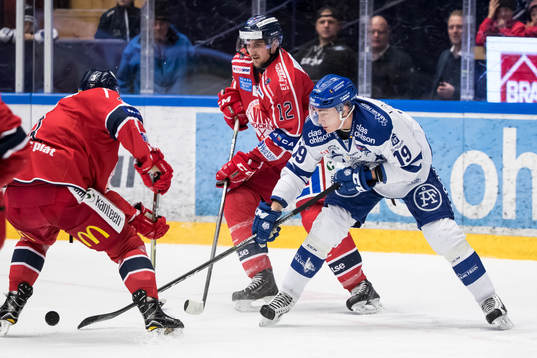 Leksands Tobias Forsberg och Västerviks Joakim Englund  i