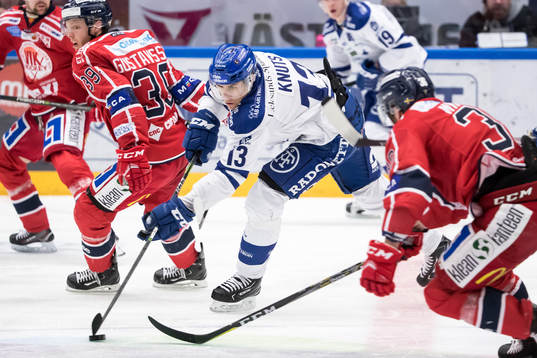 Leksands Jon Knuts  i ishockeymatchen i Hockeyallsvenskan