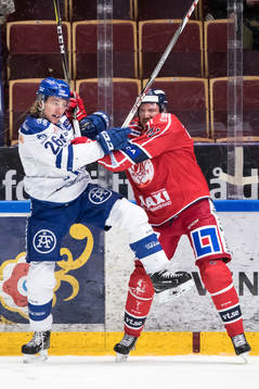 Leksands Patrik Norén och Västerviks Joacim Hedblad  i