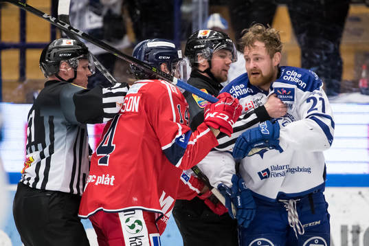 Västerviks Erik Gustafsson och Leksands Mattias Ritola  i
