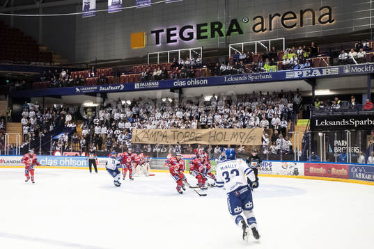 TIFO för Tobbe Holm i ishockeymatchen i Hockeyallsvenskan