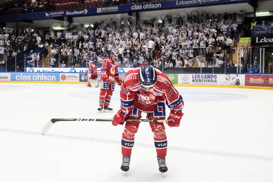 Västerviks Christopher Fish deppar i ishockeymatchen i