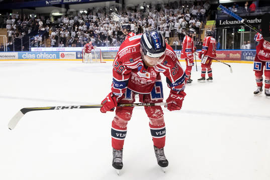 Västerviks Christopher Fish deppar i ishockeymatchen i
