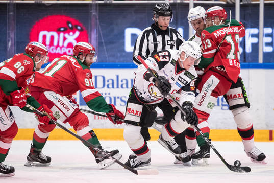 Malmö Redhawks Fredrik Händemark och Moras Jacob Lagacé