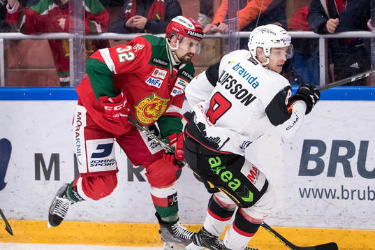 Moras Daniel Grillfors och Malmö Redhawks Johan Olofsson