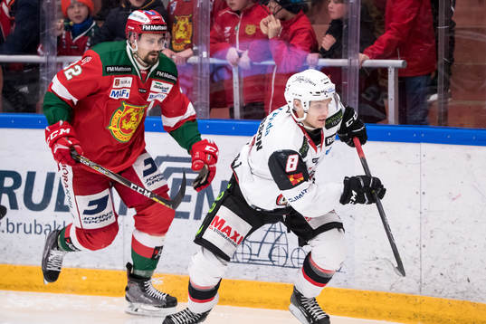 Moras Daniel Grillfors och Malmö Redhawks Johan Olofsson