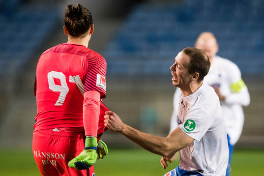 Norrköpings målvakt David Mitov Nilsson och Lars Krogh