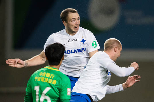 Norrköpings Lars Krogh Gerson med en nick