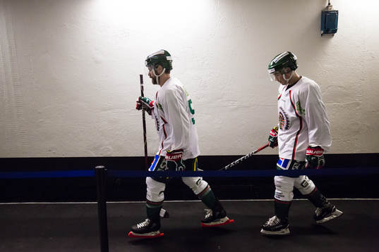 Frölundas Jonathan Sigalet och Joel Mustonen innan