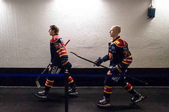 Djurgårdens Marcus Davidsson och Jonathan Davidsson innan