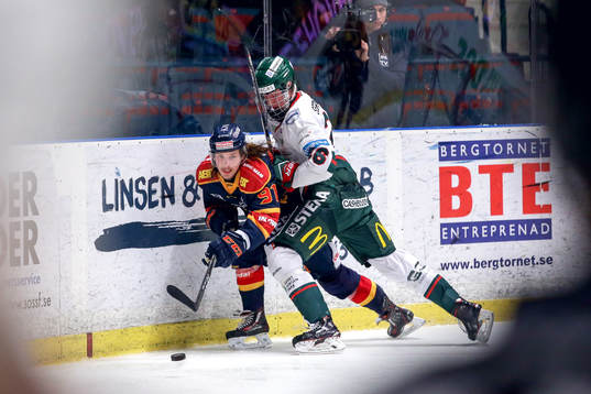 Djurgårdens Axel Jonsson Fjällby och Frölundas Rasmus