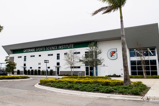Exteriör över IMG Performance and Sports Sience Center